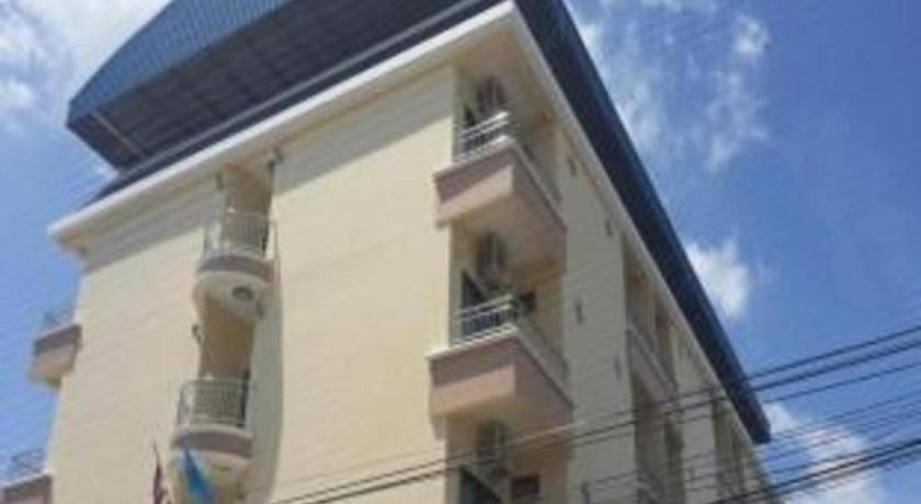 Ritzy House Hotel Chumphon Exteriör bild